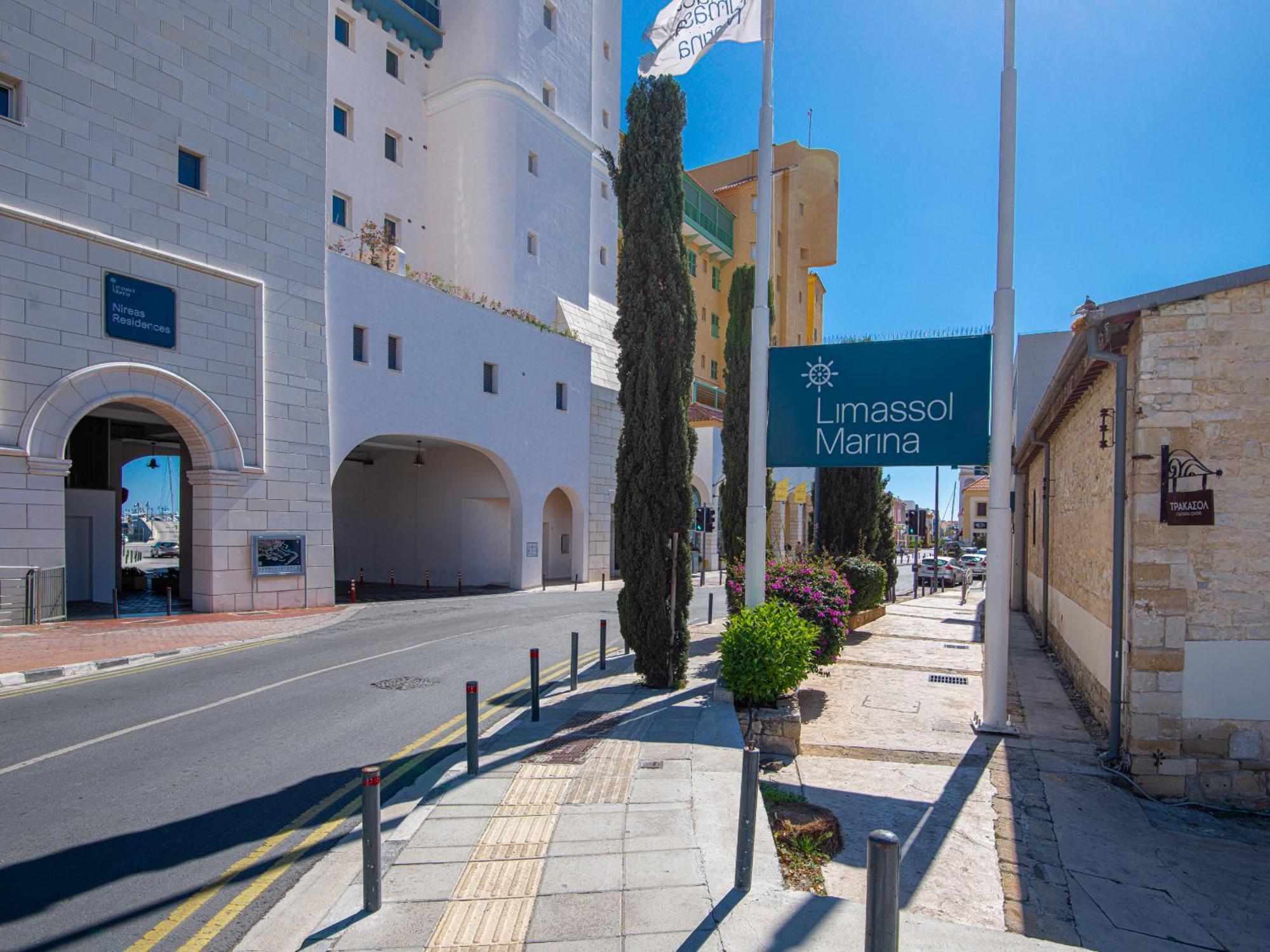 Sanders River Plaza Limassol Exteriör bild